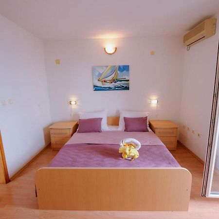 Pension Maric Rooms Brist Buitenkant foto