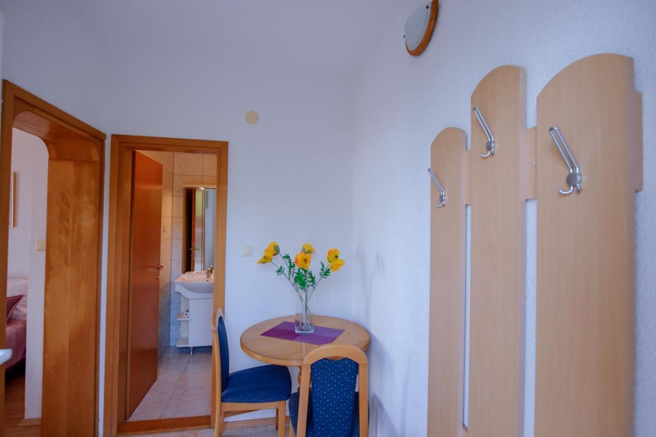 Pension Maric Rooms Brist Buitenkant foto