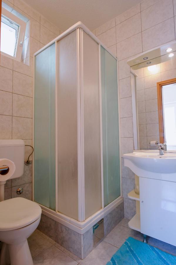 Pension Maric Rooms Brist Buitenkant foto